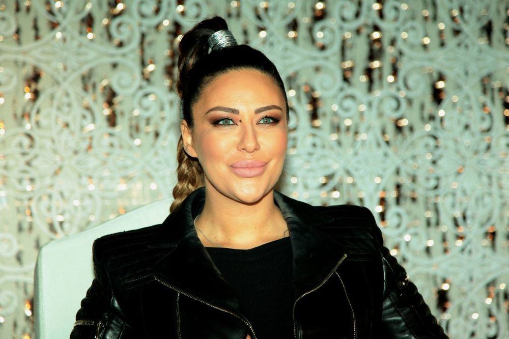 Zbog crne magije se razvela i ne može da smrša: Ana Nikolić spas traži kod gatare!