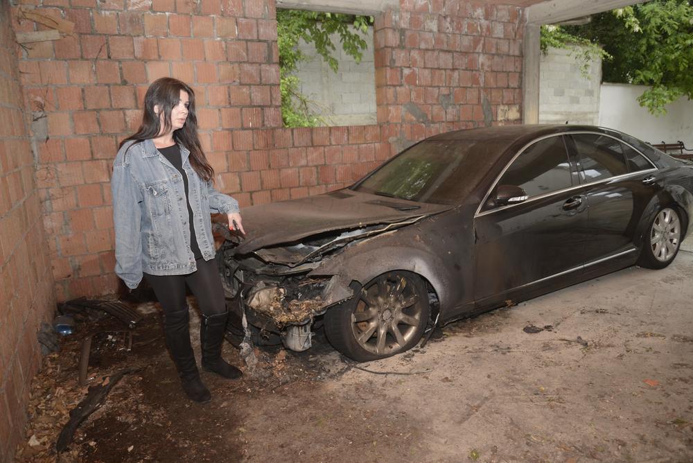 Novi šokantni detalji paljenja pjevačicinog Mercedesa: Auto zapaljen prije tri sedmice, a evo zašto je Maja Marijana šutila toliko dugo