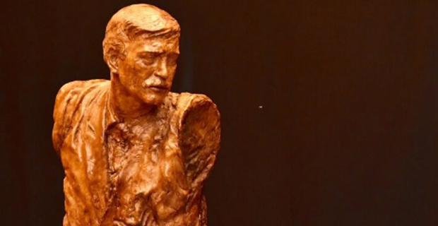 Otkrivena skulptura Davorinu Popoviću, legendi sarajevskih Indexa