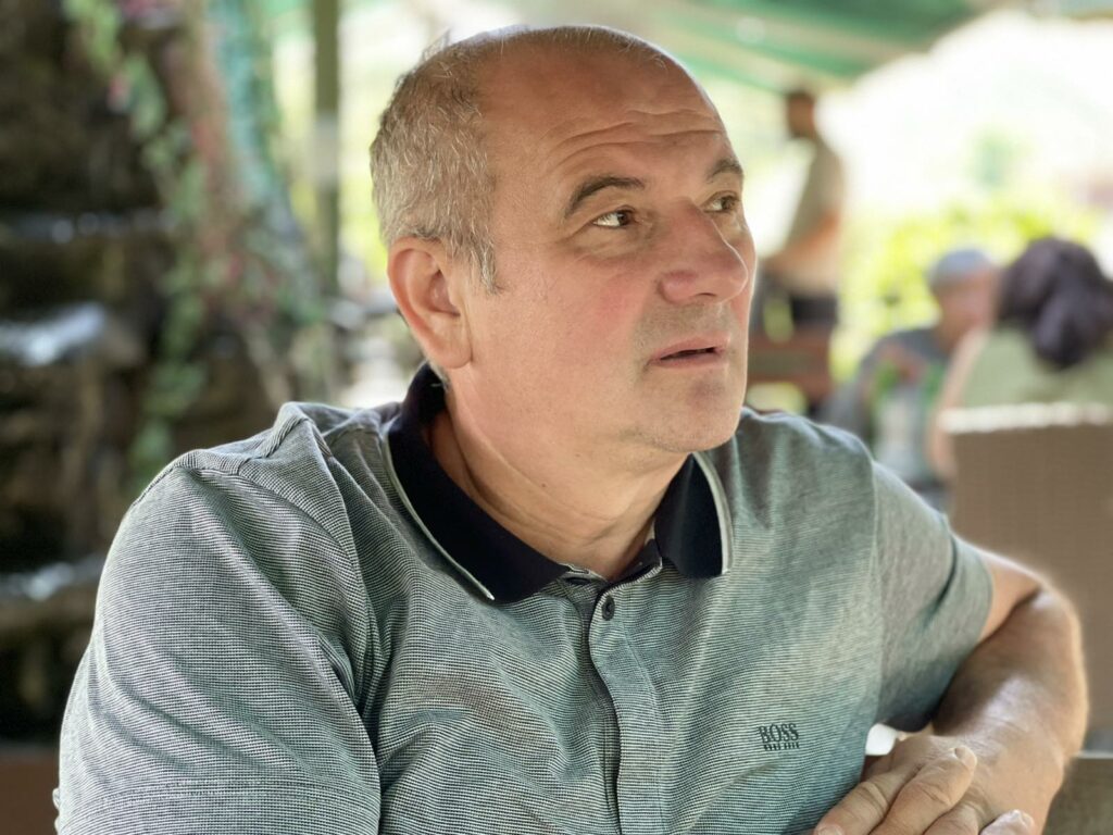 Menadžer Hilmo Peljto nije ljubomoran, javno hvali svoje kolege: Svaka čast Mirsi Švicarcu, Semiru Delaliću, ali i ovim pjevačima