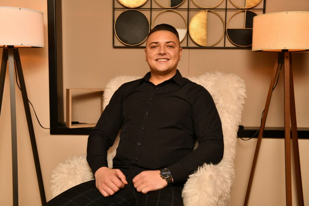 Zenčanin Riad Dubičić ide stopama velikih, obradio hit Halida Bešlića: “Kad tad” dobio novo ruho